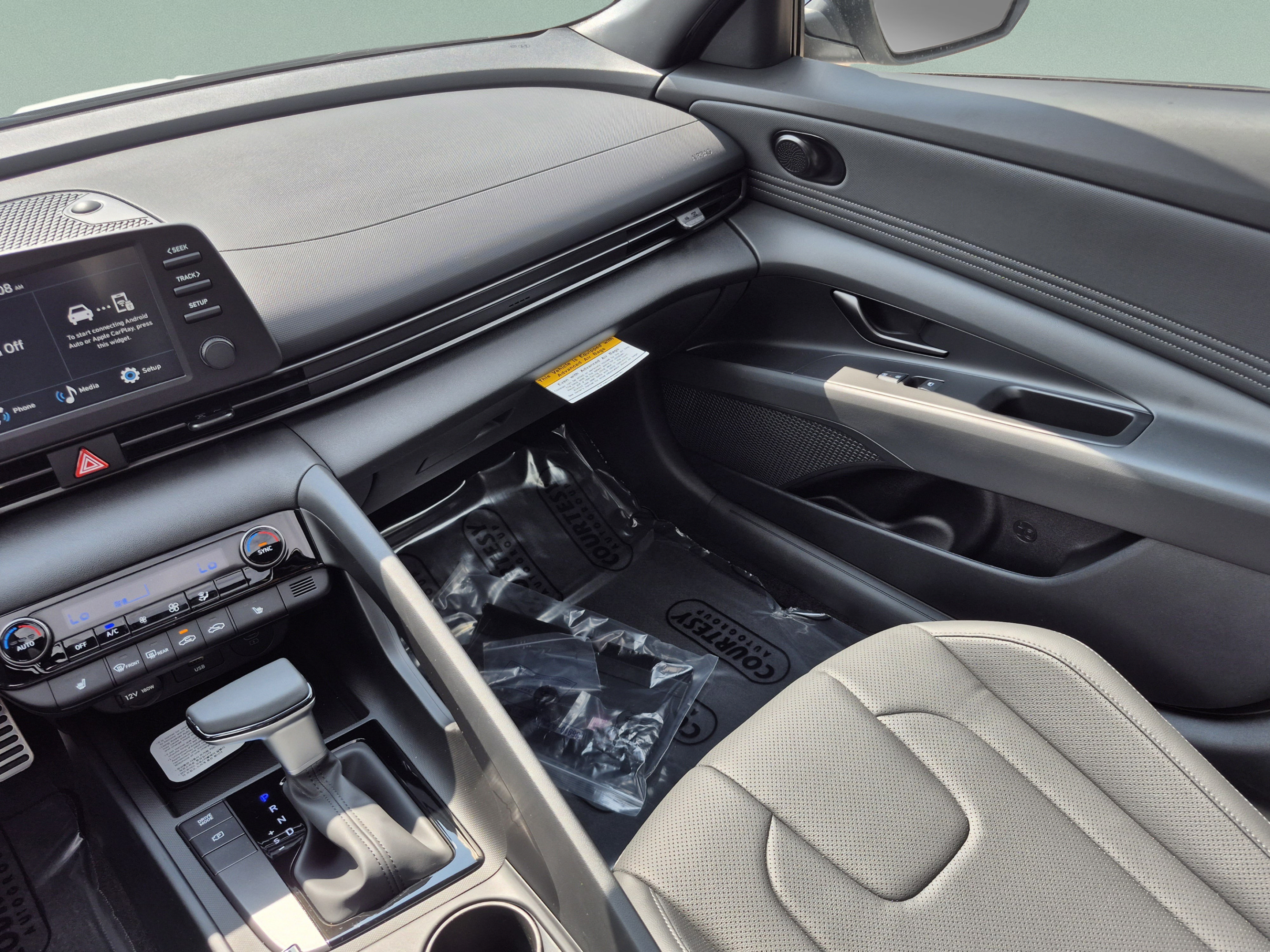 New 2026 Hyundai Elantra SEL Sport FWD image 12