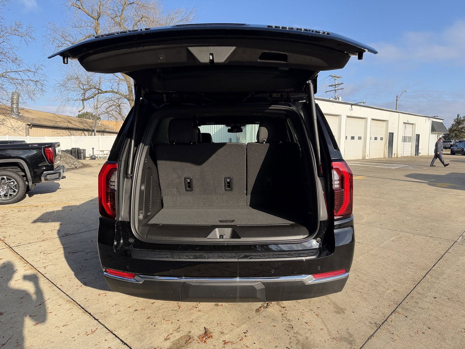 New 2026 GMC Yukon Elevation image 37