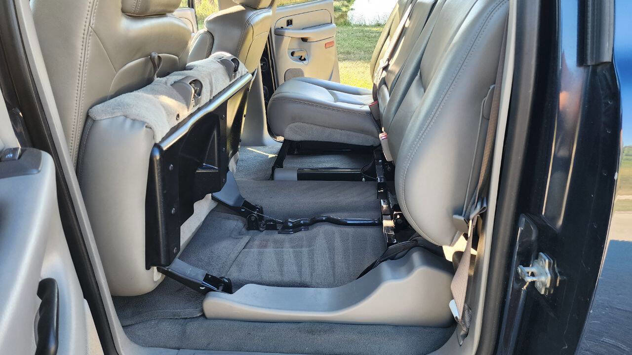 Used 2005 Chevrolet Avalanche LS w/ Preferred Equipment Group image 23