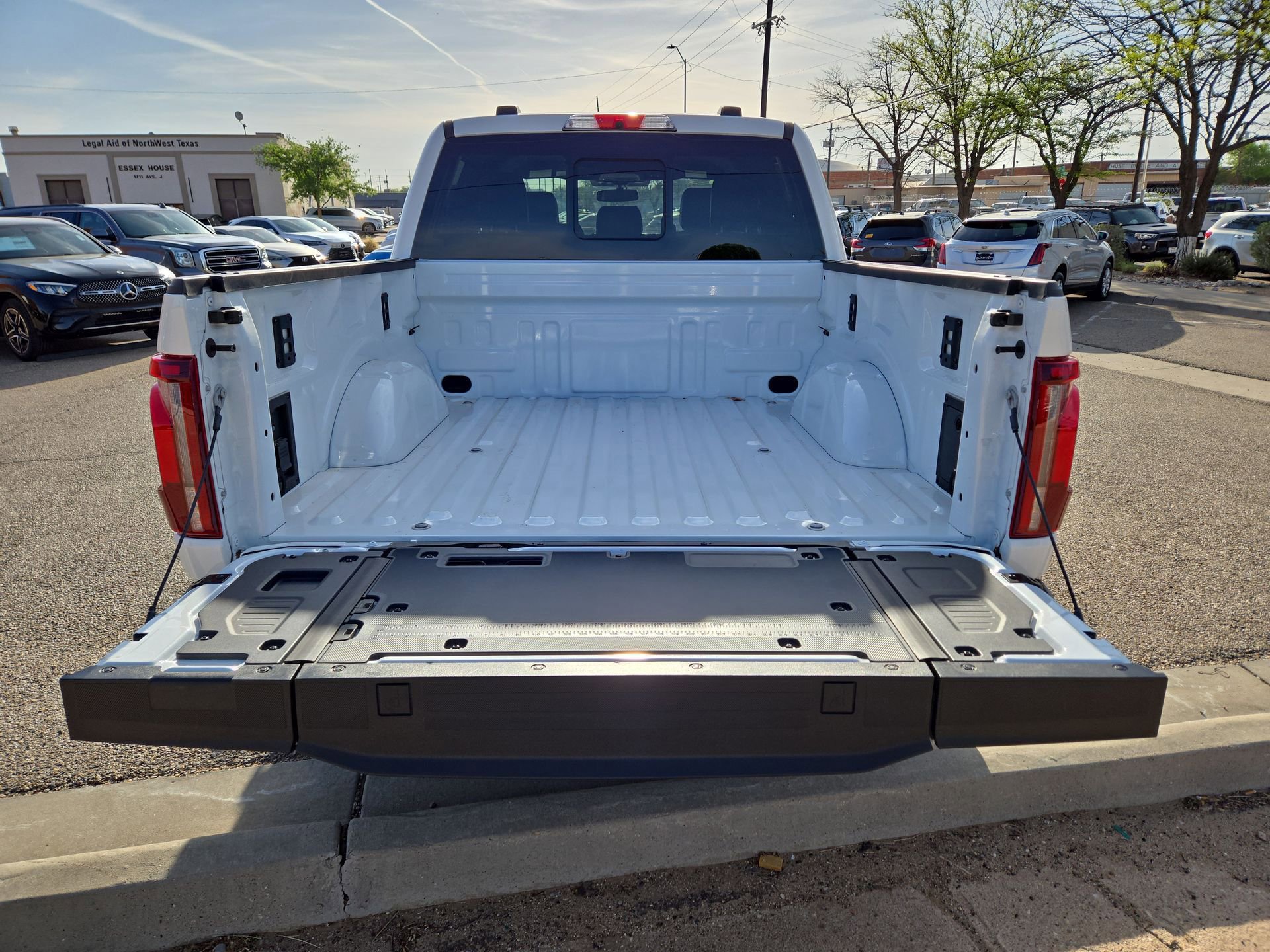 Used 2025 Ford F150 Platinum w/ FX4 Off-Road Package image 12