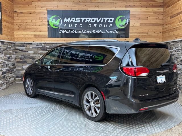 Used 2017 Chrysler Pacifica Limited w/ UConnect Theater Package FWD image 7