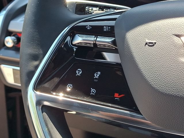 Certified 2026 Cadillac Vistiq Luxury AWD/4WD image 21
