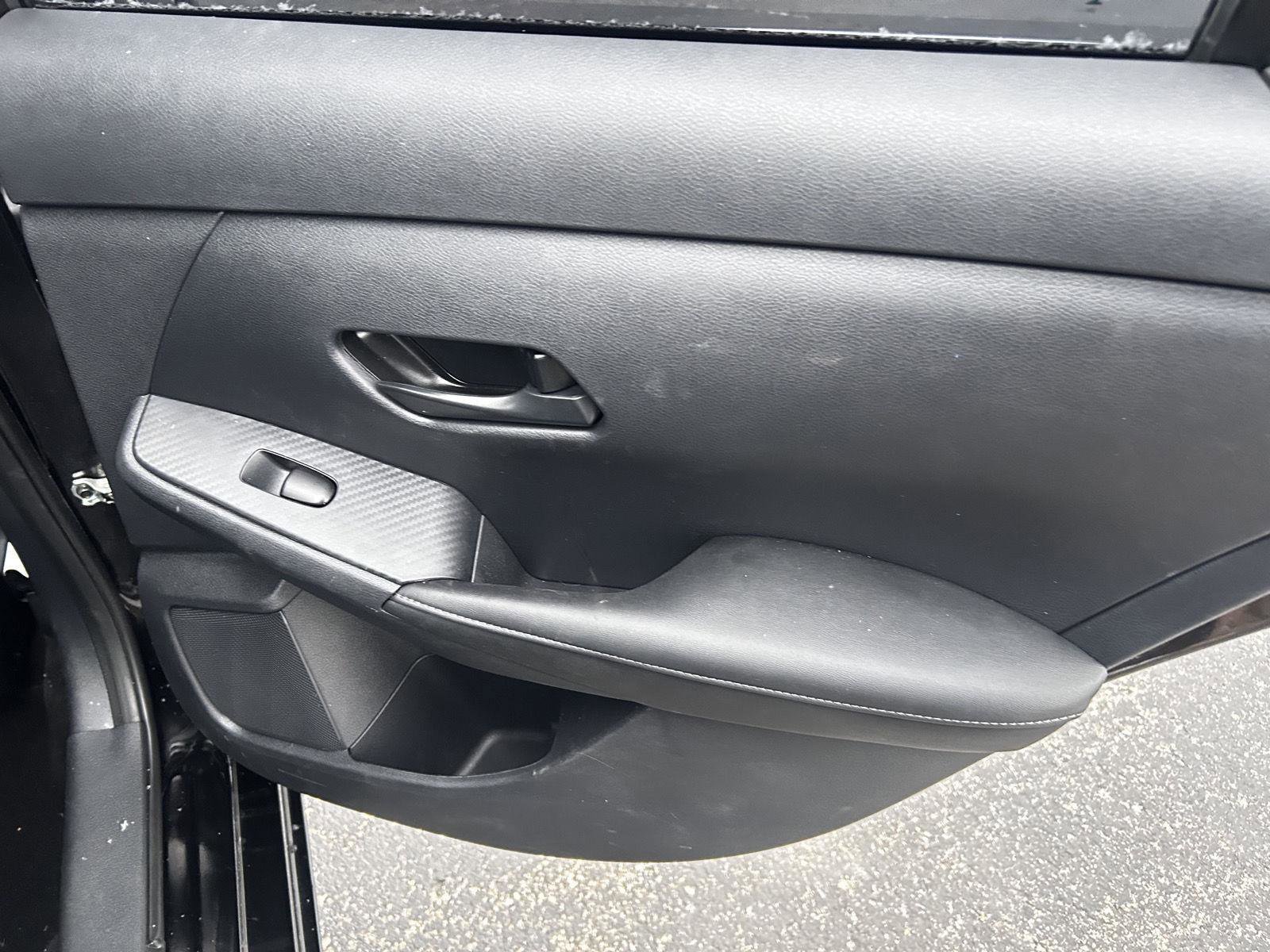 Used 2025 Nissan Sentra SV image 15