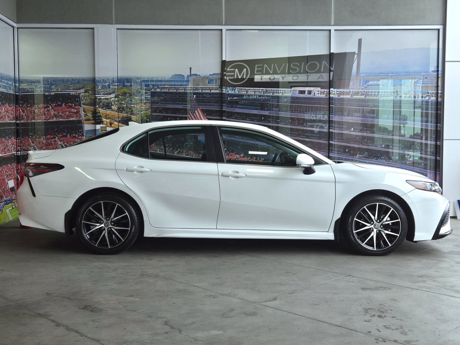 Certified 2023 Toyota Camry SE FWD image 4