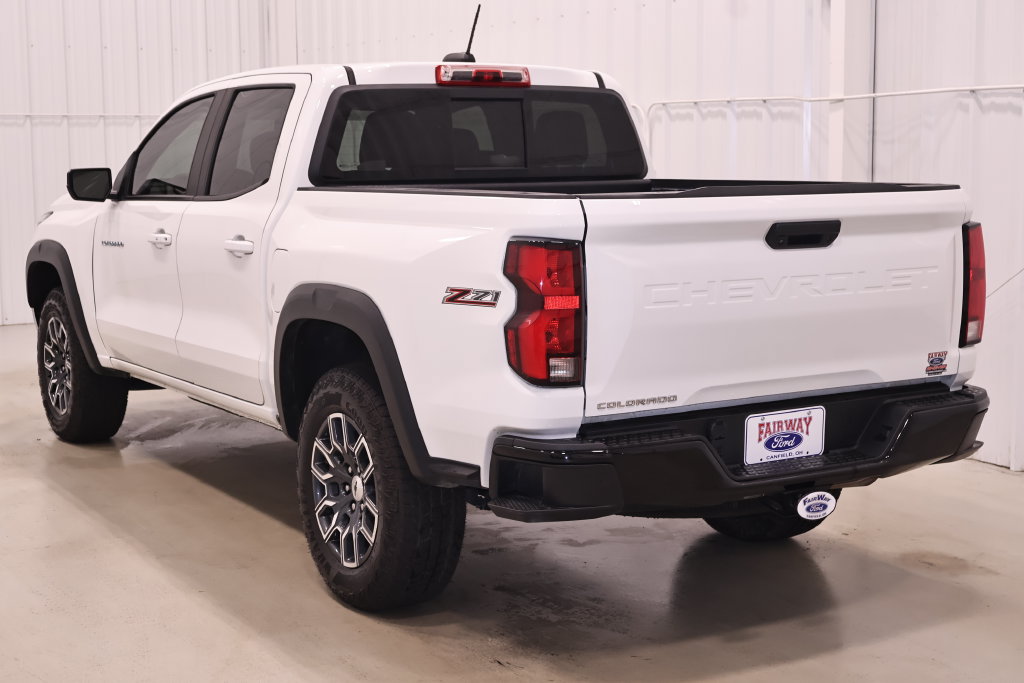 Used 2024 Chevrolet Colorado Z71 w/ Z71 Convenience Package 2 AWD/4WD image 8