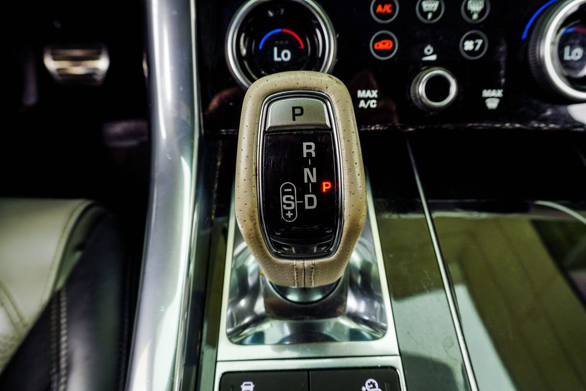 Used 2020 Land Rover Range Rover Sport SVR image 22