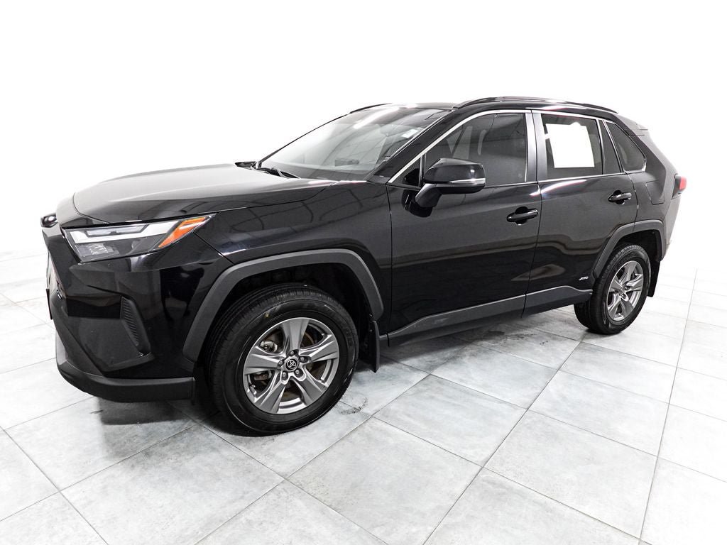 Used 2024 Toyota RAV4 XLE w/ Convenience Package AWD/4WD image 4