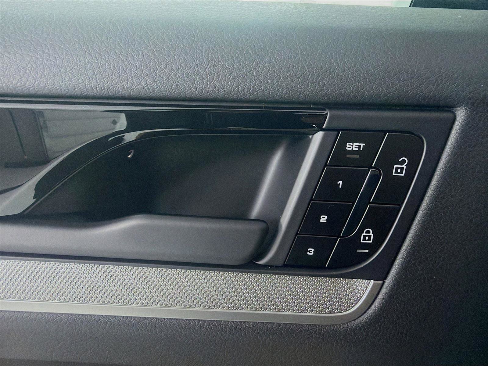 New 2026 Porsche Cayenne Coupe image 7