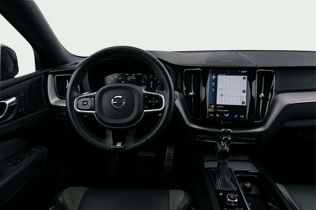 Used 2020 Volvo XC60 T5 R-Design w/ Protection Package Premier AWD/4WD image 28