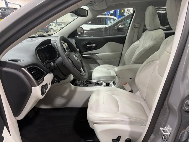 Used 2021 Jeep Cherokee Limited AWD/4WD image 13