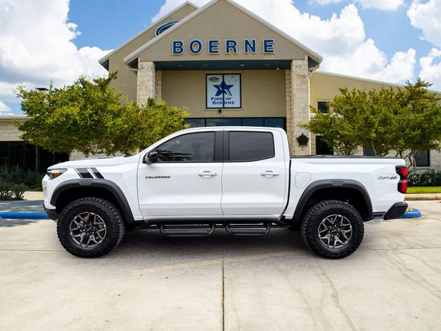 Used 2025 Chevrolet Colorado ZR2 w/ Technology Package AWD/4WD image 2