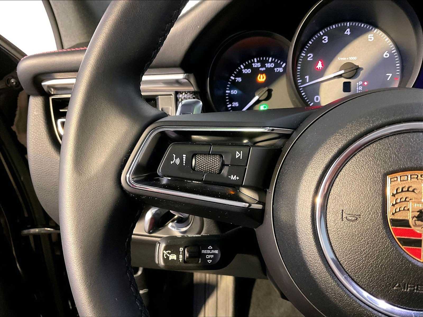 Certified 2024 Porsche Macan S AWD/4WD image 27