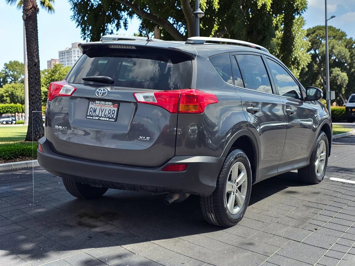 Used 2015 Toyota RAV4 XLE FWD image 8
