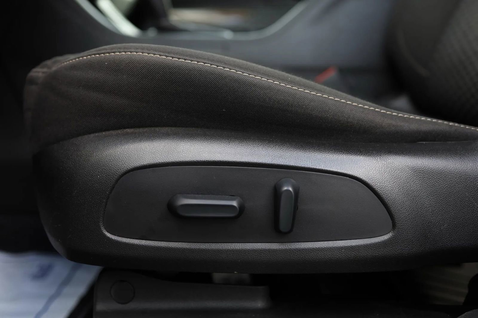 Used 2018 GMC Acadia SLE image 10