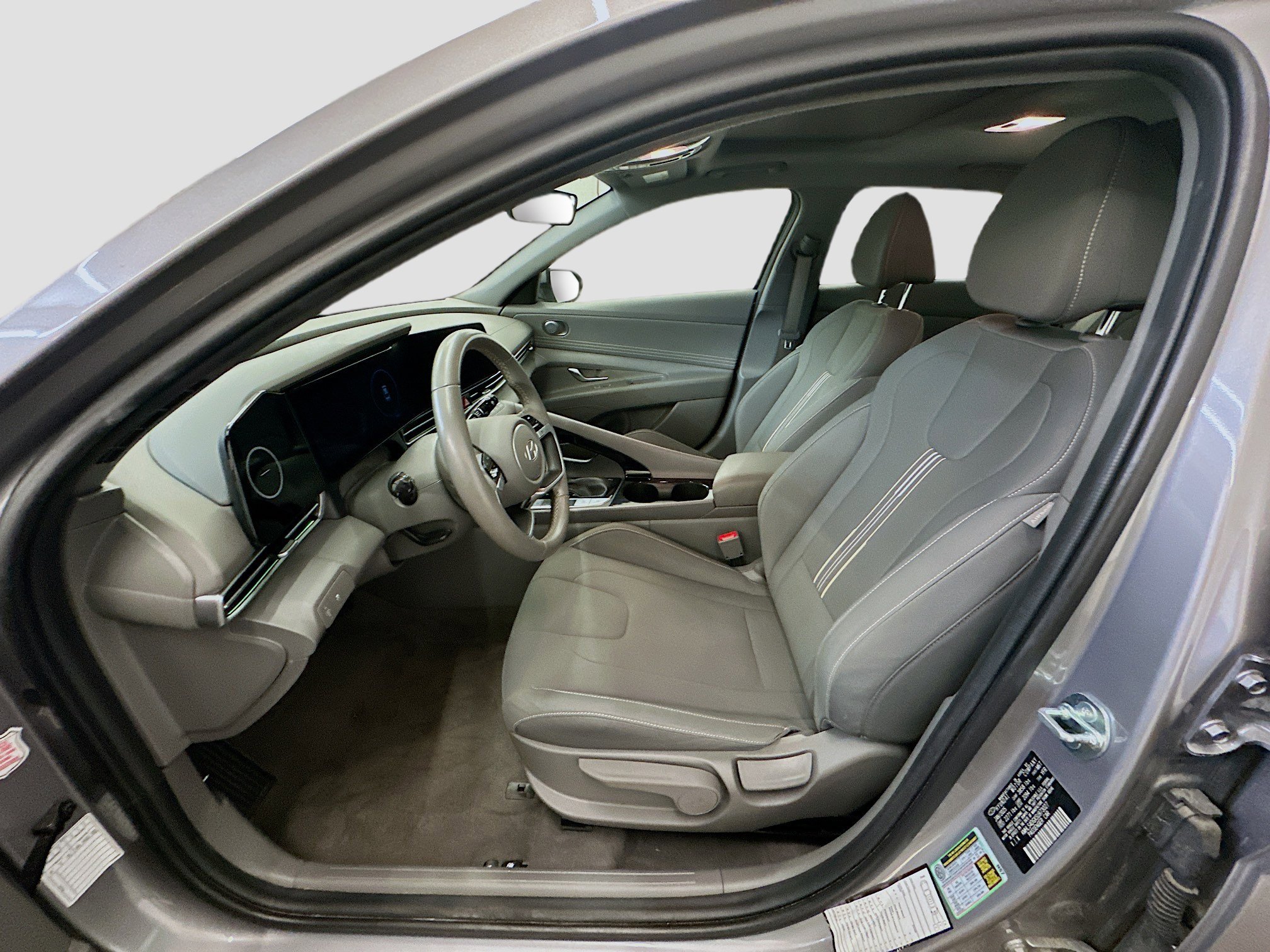 Used 2025 Hyundai Elantra SEL FWD image 13