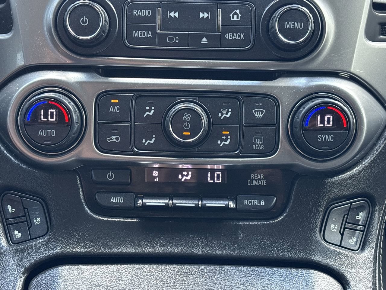 Used 2019 Chevrolet Suburban Premier RWD image 24