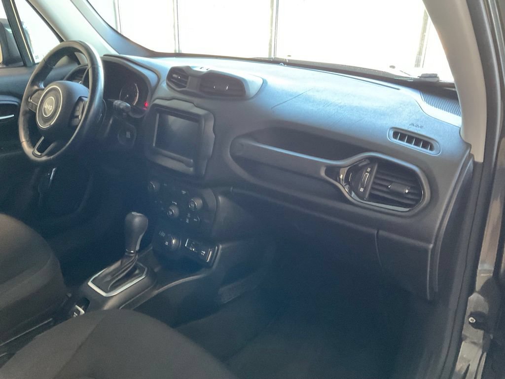 Used 2018 Jeep Renegade Altitude AWD/4WD image 19