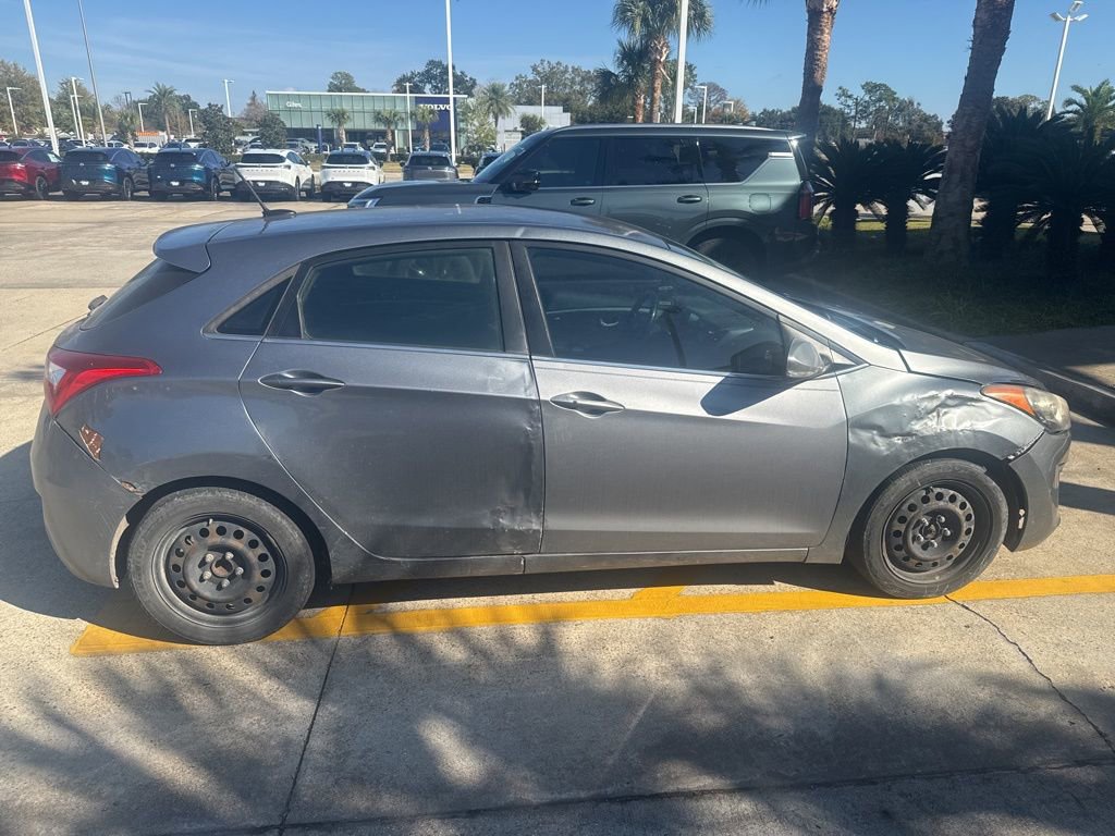 Used 2017 Hyundai Elantra GT image 11