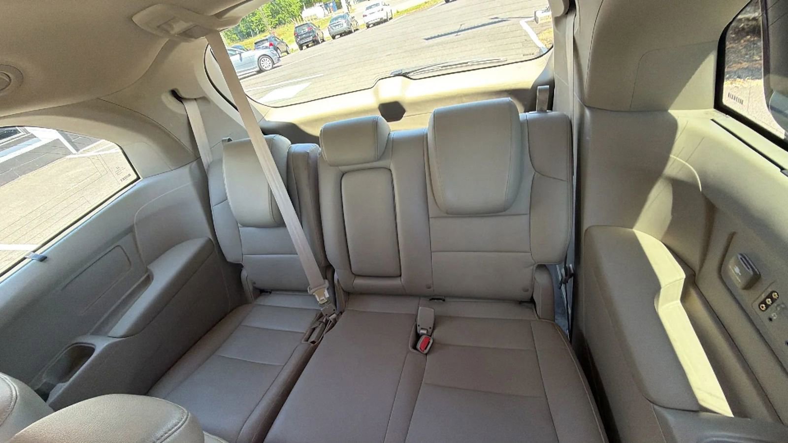 Used 2015 Honda Odyssey Touring Elite image 42