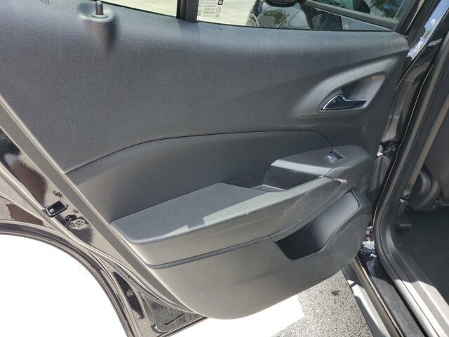 Used 2024 Chevrolet Trax RS FWD image 19
