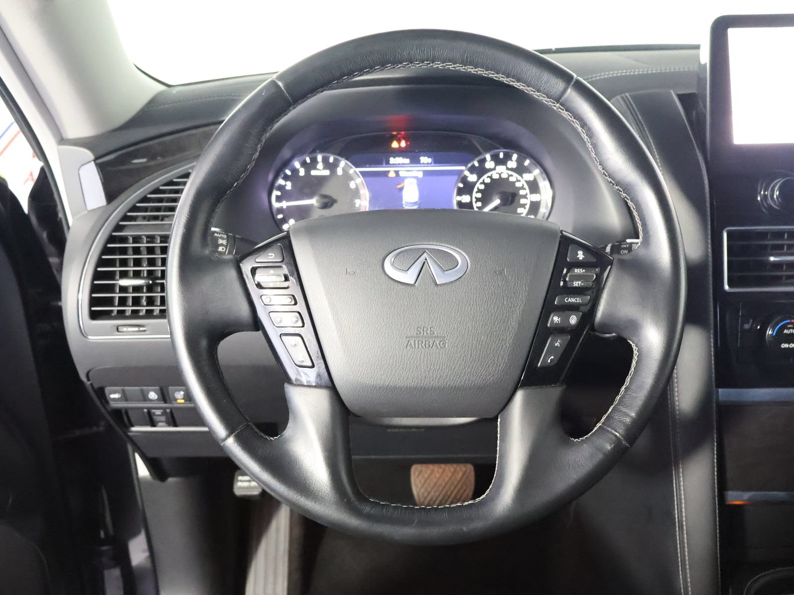 Used 2024 INFINITI QX80 Luxe AWD/4WD image 34