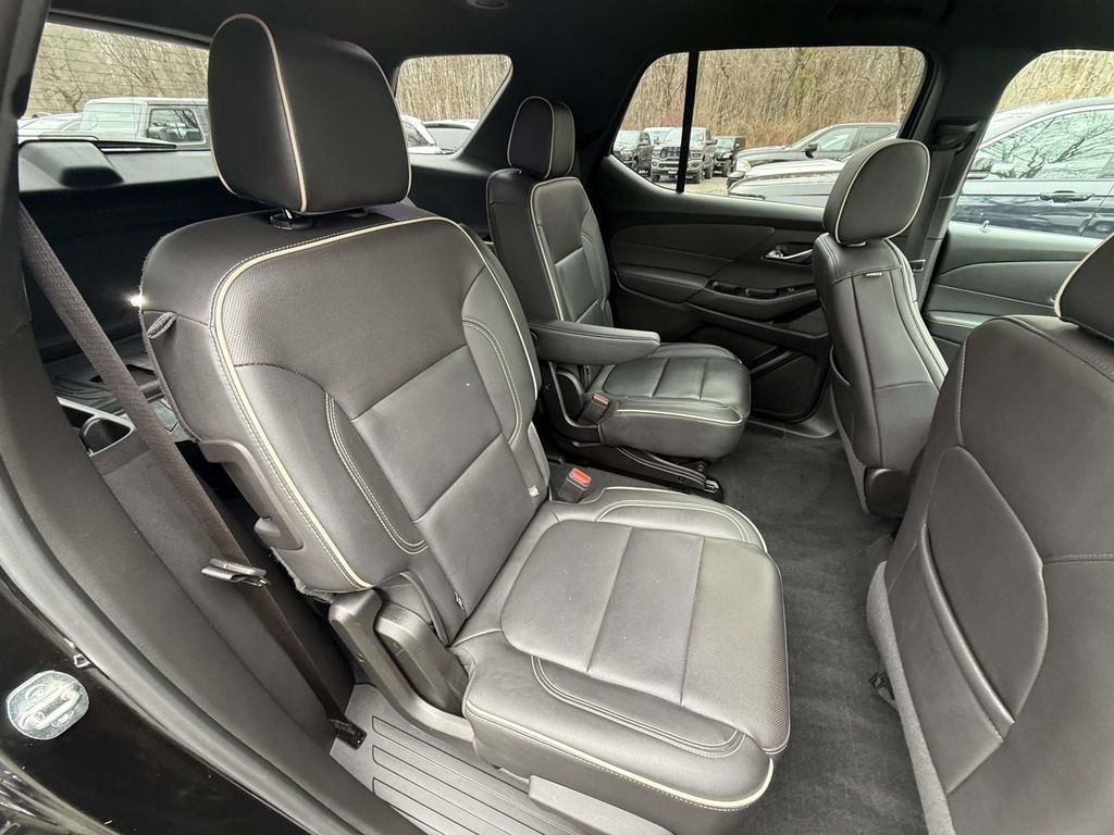 Used 2023 Chevrolet Traverse Premier w/ Redline Edition image 9