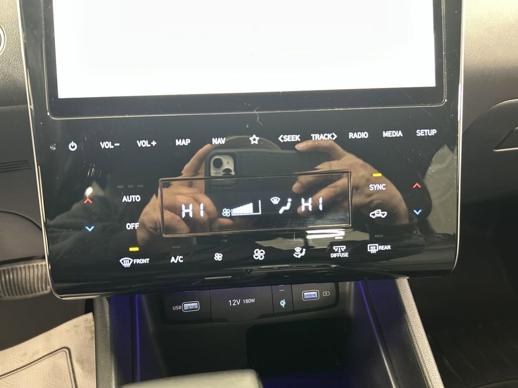 Used 2022 Hyundai Santa Cruz Limited w/ Cargo Package AWD/4WD image 17