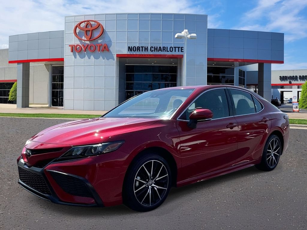 Used 2024 Toyota Camry SE w/ Convenience Package FWD image 5