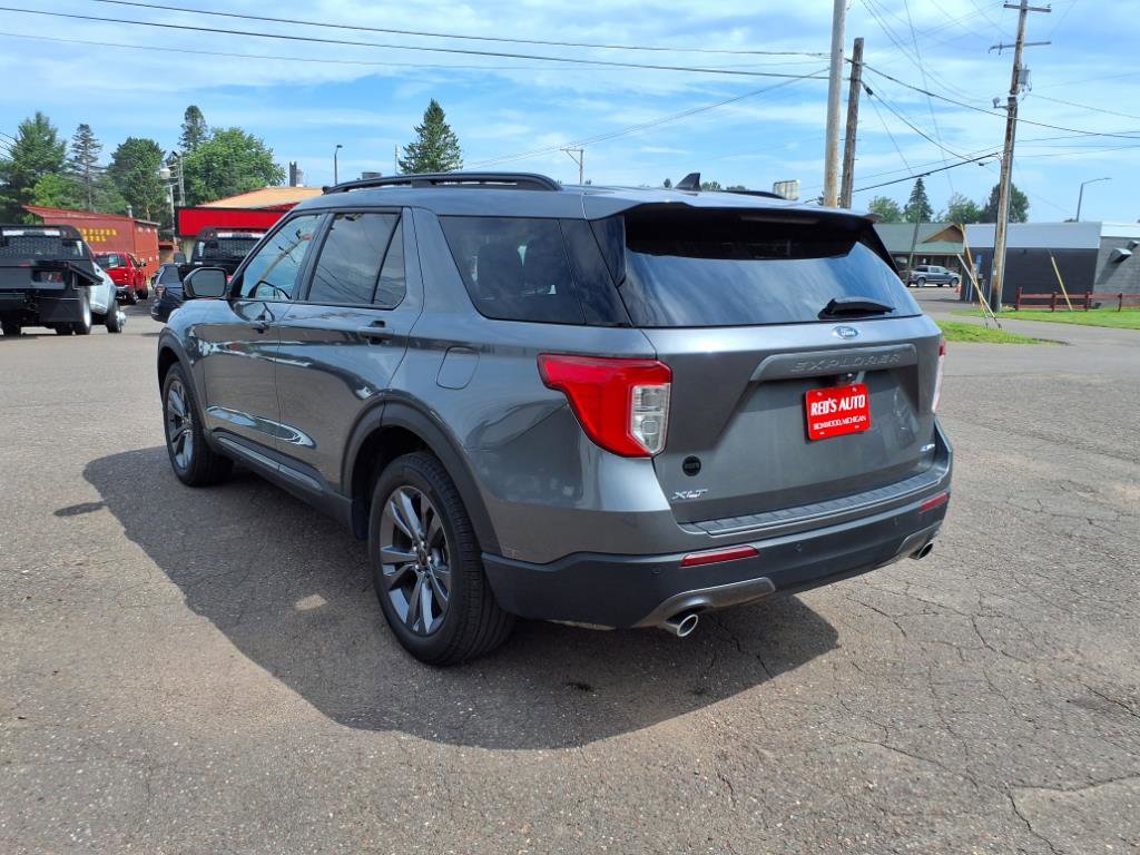 Used 2023 Ford Explorer XLT w/ Equipment Group 202A AWD/4WD image 3