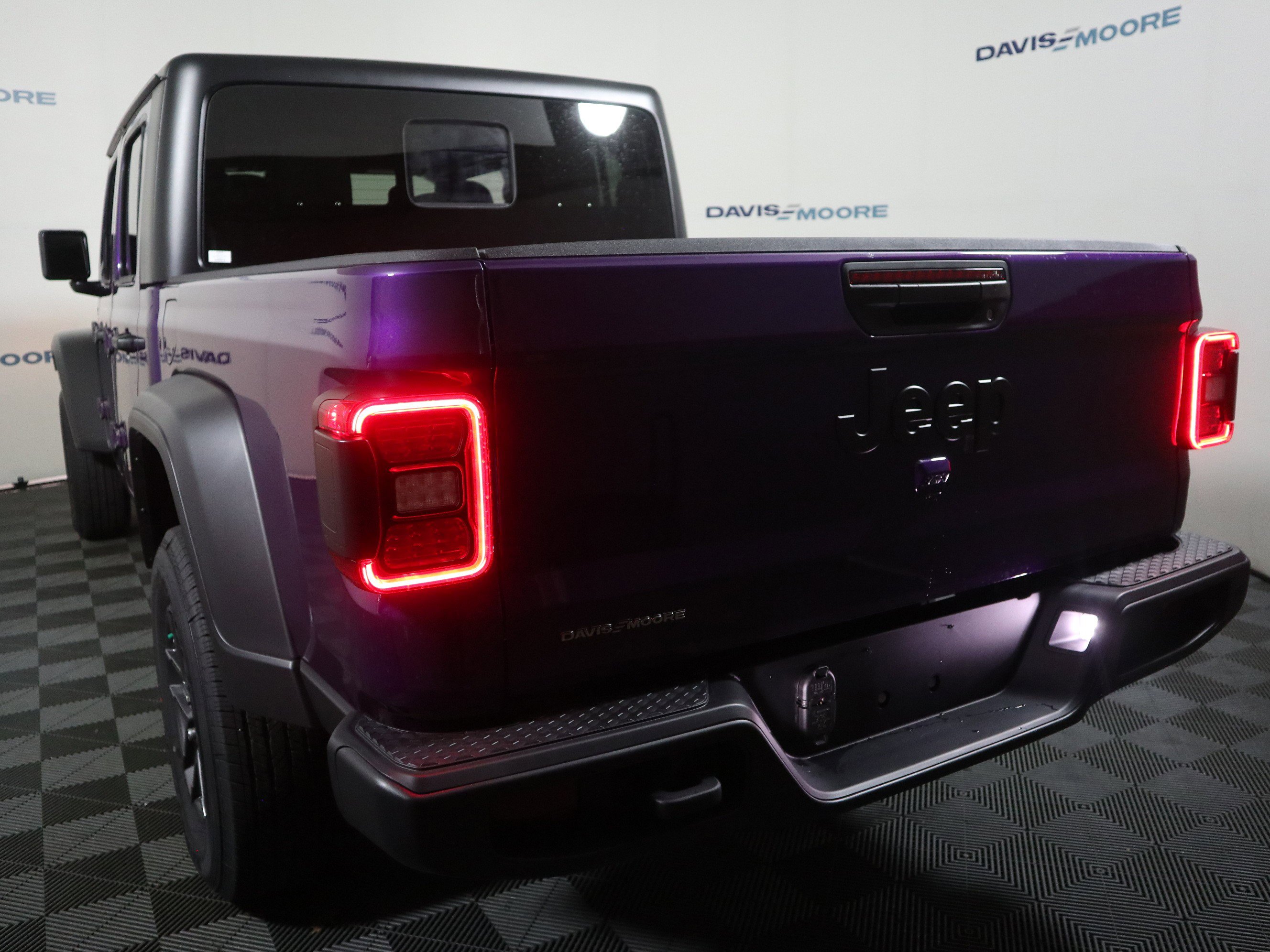 New 2026 Jeep Gladiator Sport AWD/4WD image 9