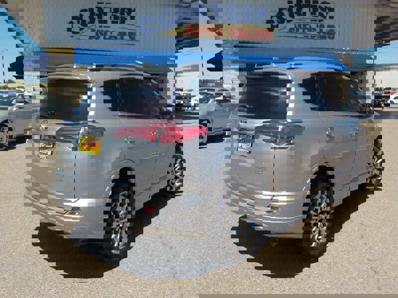 Used 2017 Toyota RAV4 Limited image 9