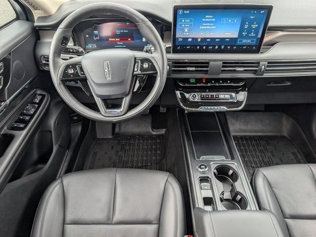 Used 2025 Lincoln Corsair Reserve FWD image 6