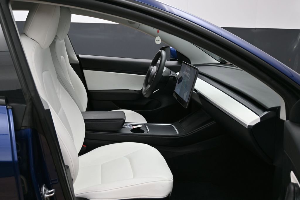 Used 2021 Tesla Model 3 Standard Range Plus image 42