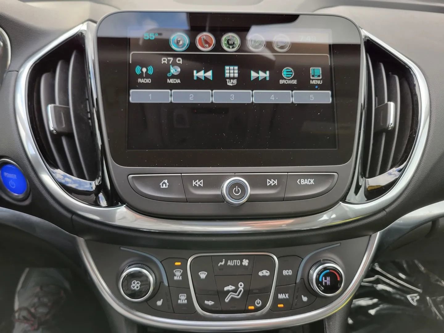 Used 2018 Chevrolet Volt Premier w/ Driver Confidence II Package image 10