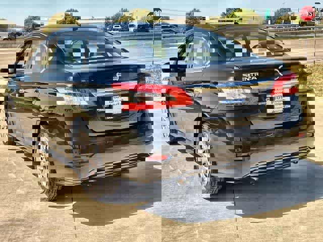 Used 2015 Nissan Sentra SV image 5