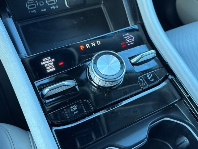 Used 2022 Jeep Grand Cherokee Overland w/ Advanced Protech Group III image 5