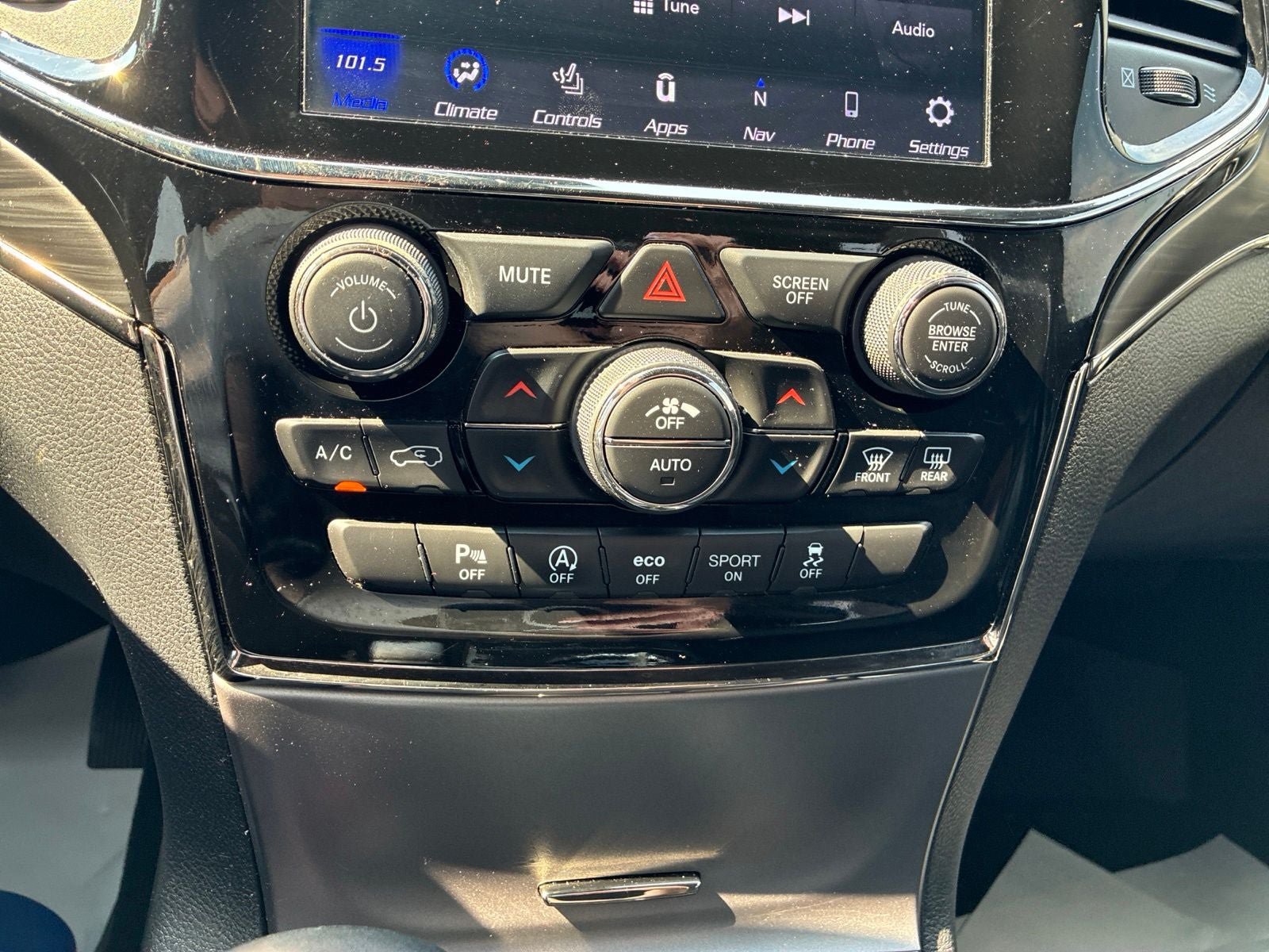 Used 2020 Jeep Grand Cherokee Limited X AWD/4WD image 24