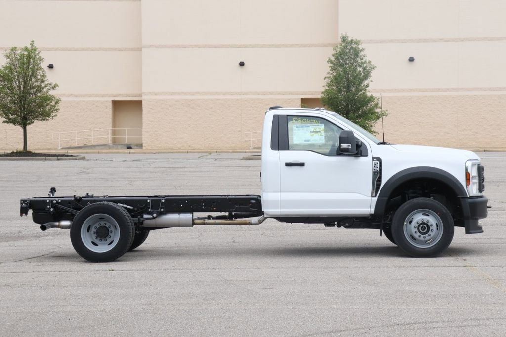 New 2025 Ford F550 4x4 Regular Cab Super Duty image 8