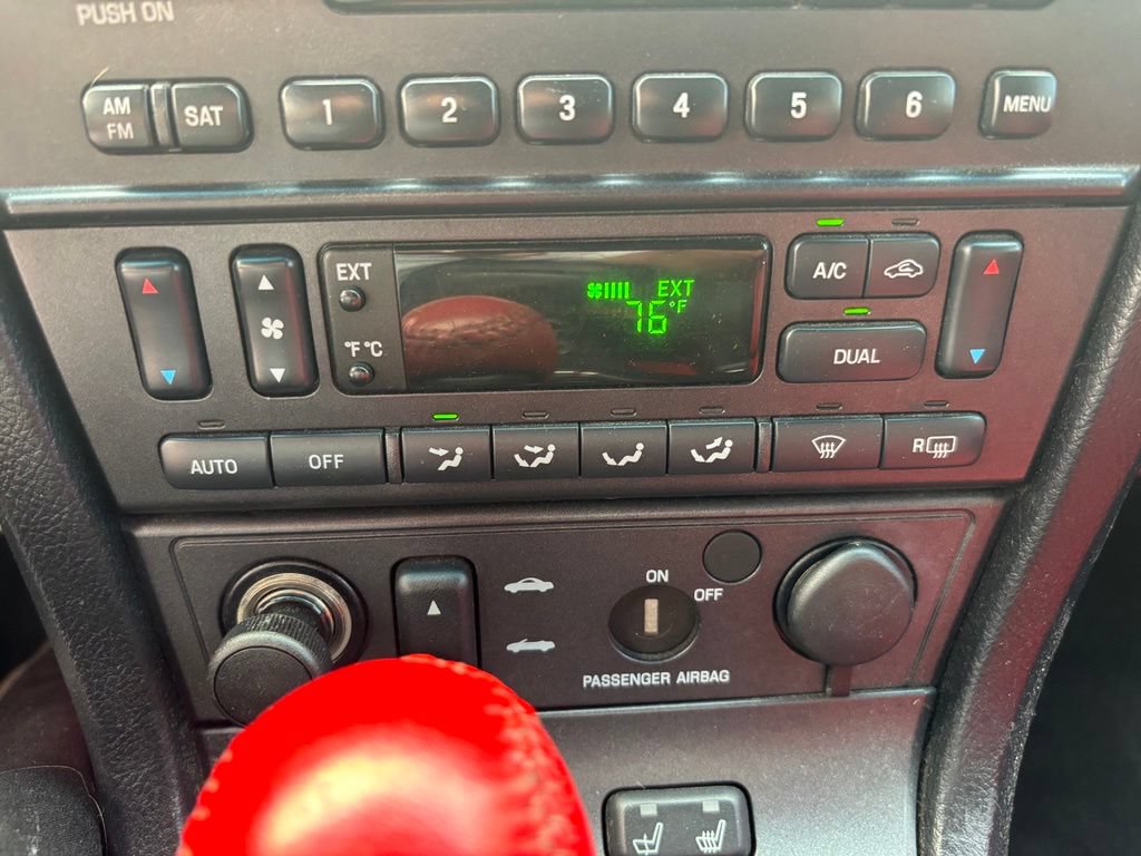 Used 2005 Ford Thunderbird RWD image 27