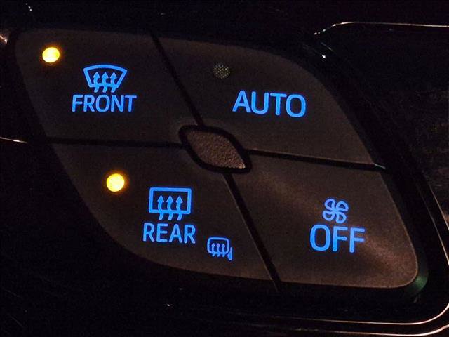 Used 2020 Toyota C-HR XLE FWD image 19