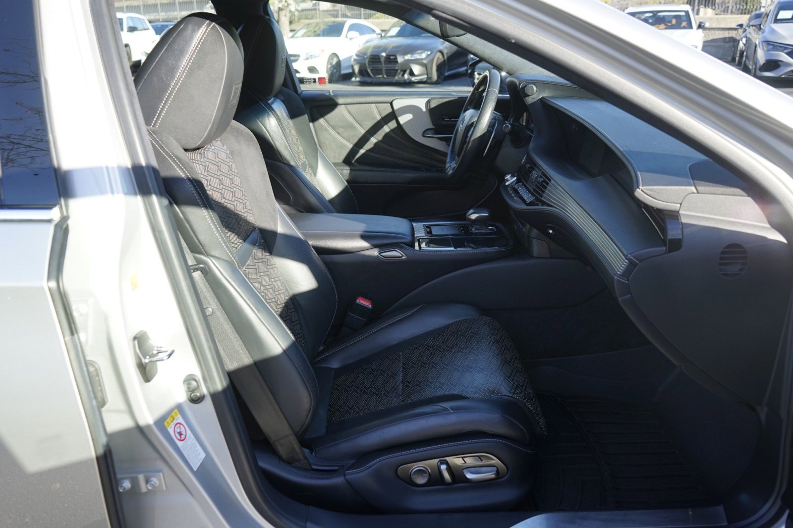 Used 2018 Lexus LS 500 F Sport w/ Accessory Package (Z2) image 20