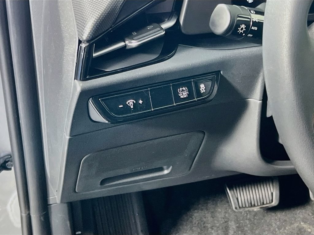 New 2026 Kia Niro LX FWD image 10