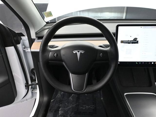 Used 2022 Tesla Model Y Long Range image 23