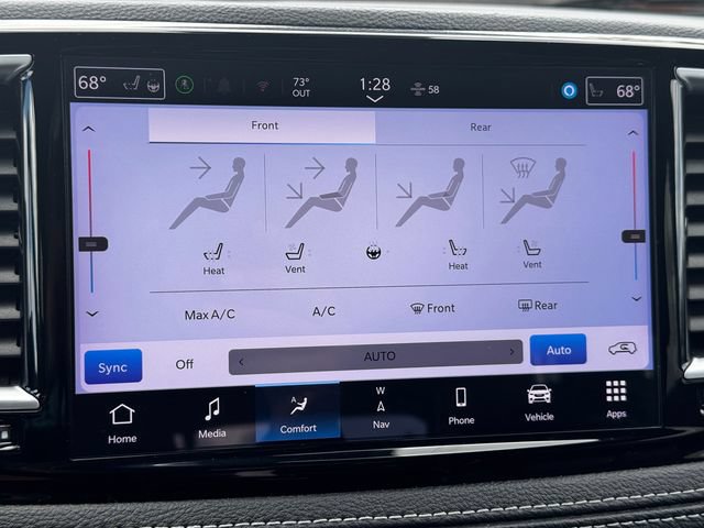 Certified 2025 Chrysler Pacifica Limited FWD image 30