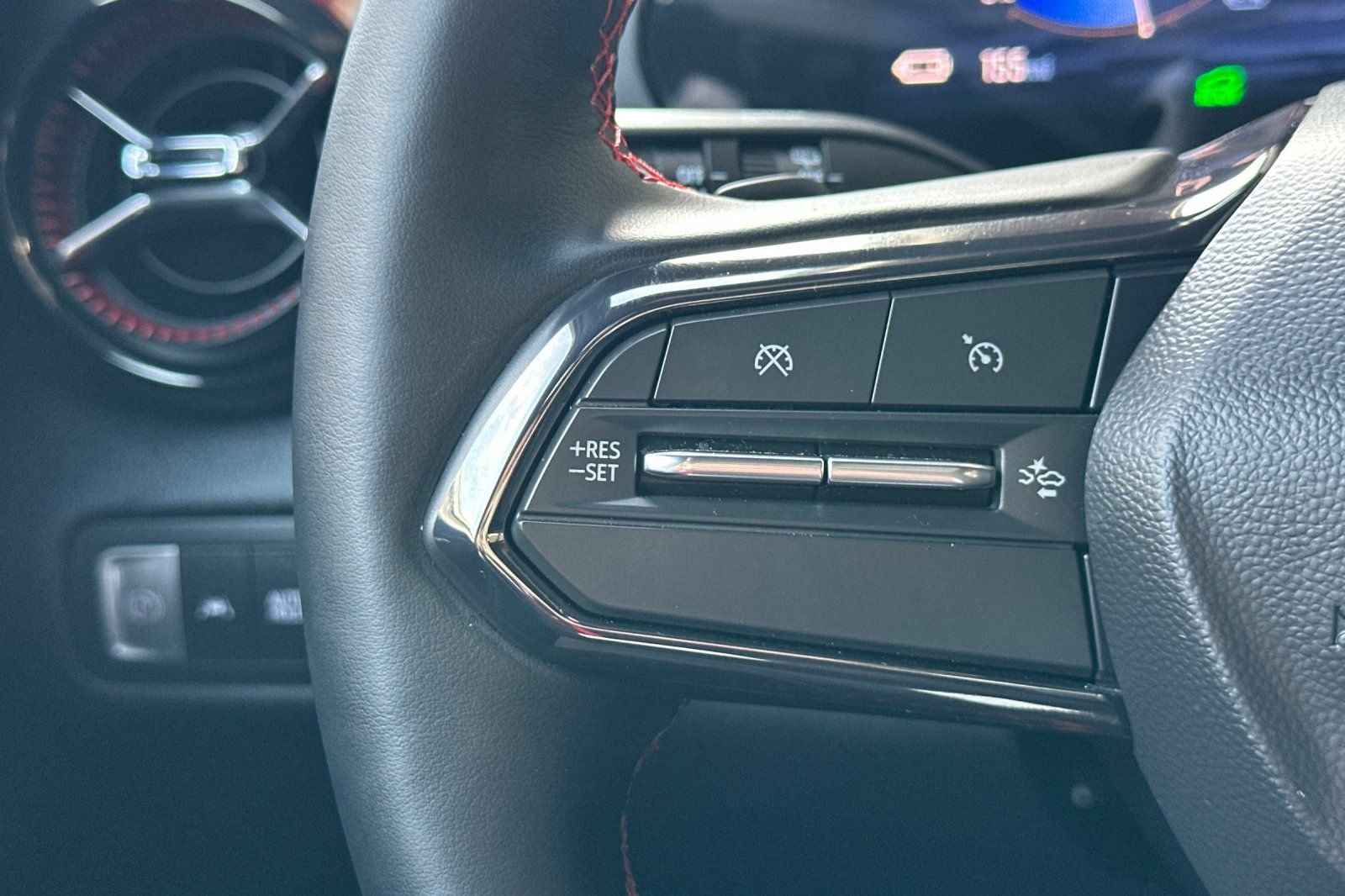 Used 2025 Chevrolet Blazer EV RS image 32