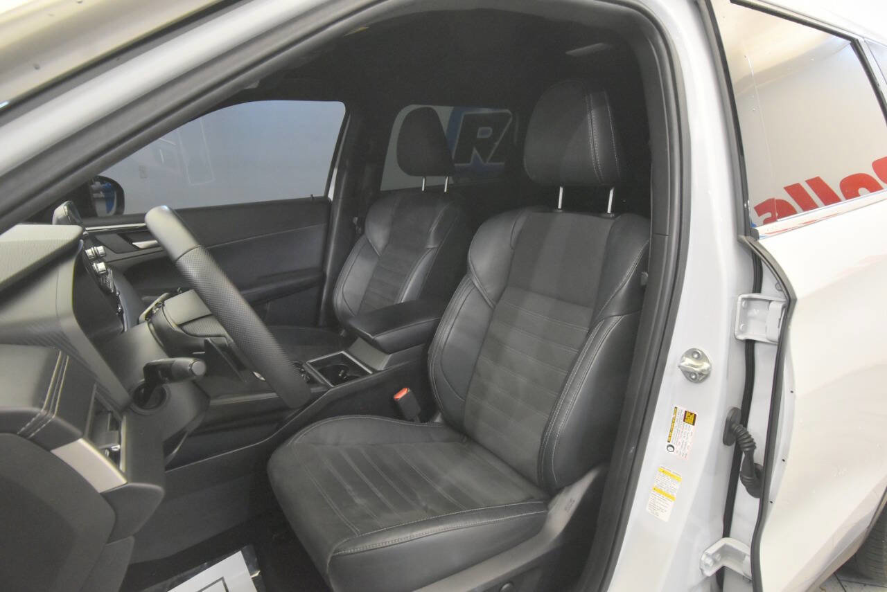 Used 2023 Mitsubishi Outlander SE Black Edition image 10