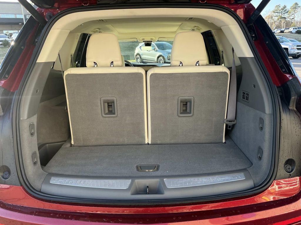 Used 2020 Cadillac XT6 Premium Luxury image 11