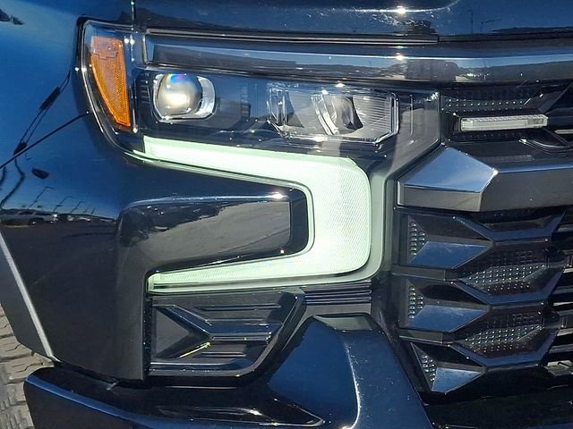 Used 2024 Chevrolet Silverado 1500 ZR2 w/ Technology Package image 9