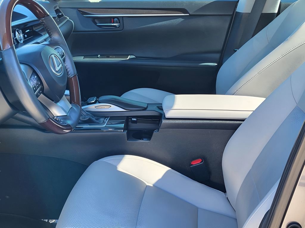 Used 2018 Lexus ES 350 w/ Navigation System Package image 27