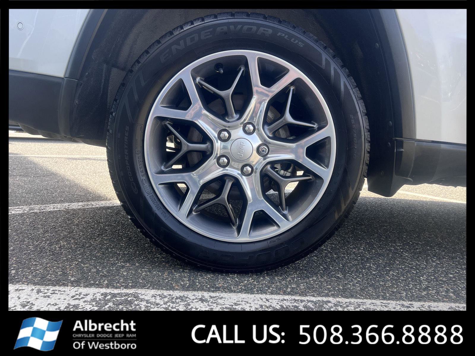 Used 2022 Jeep Grand Cherokee Limited w/ Trailer Tow Group IV image 33